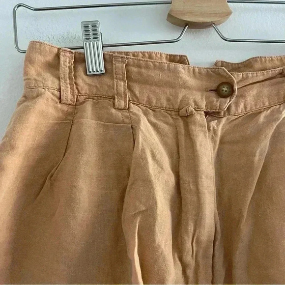 Vintage Calvin Klein 100% Linen High Waisted Shorts - Picture 4 of 9